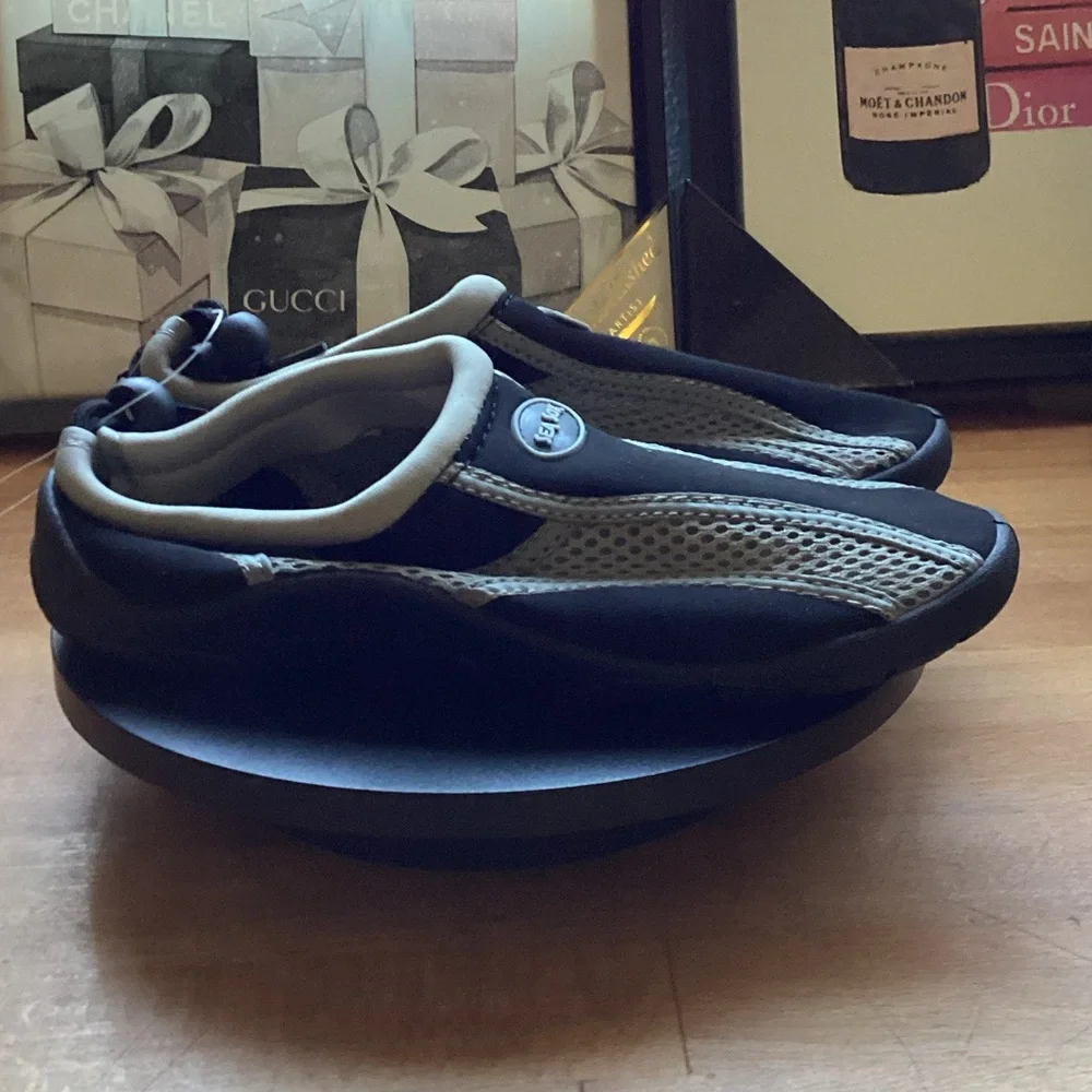 Sea Sox Black and Gray Water Shoes